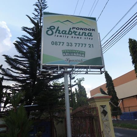 Shabrina Homestay Syariah Kalasan Esterno foto