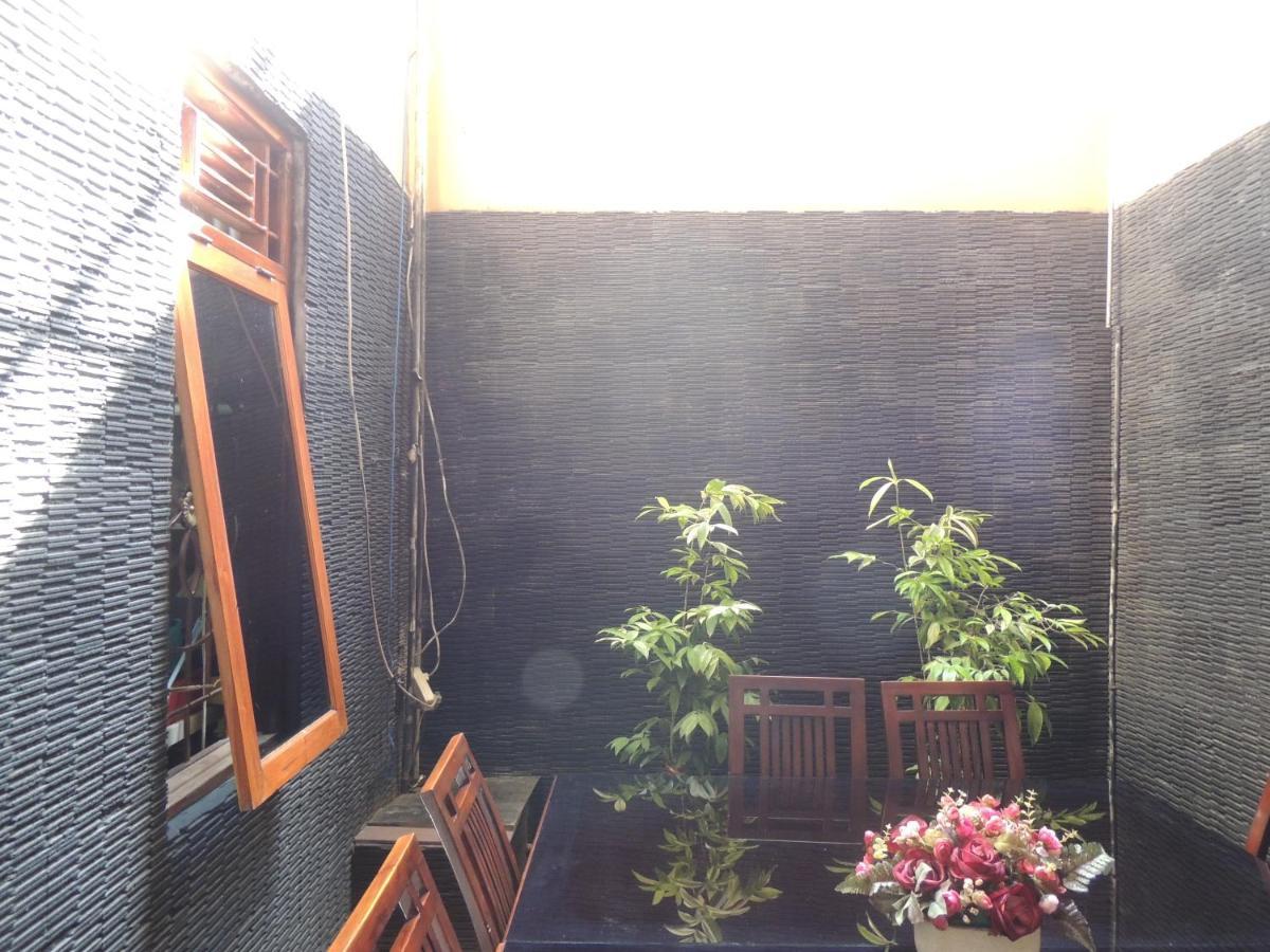 Shabrina Homestay Syariah Kalasan Esterno foto