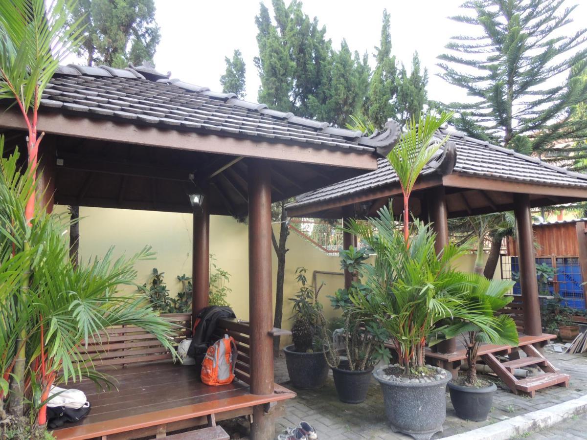 Shabrina Homestay Syariah Kalasan Esterno foto